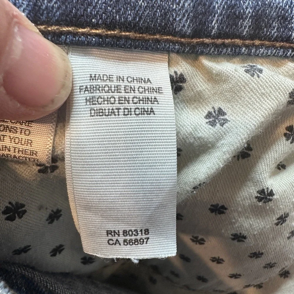 Lucky Brand Jeans Mens 36x32 (36x30)‎ Blue 221 Straight Distressed Denim 7MC1030